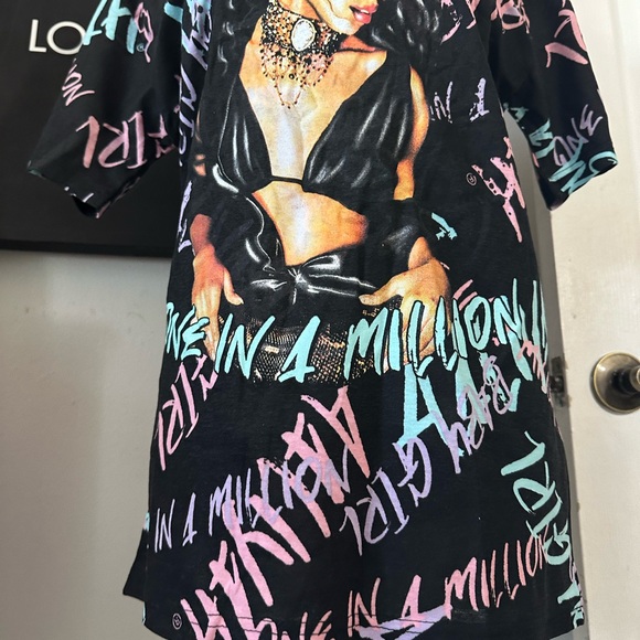 🆕Aaliyah T-Shirt - Picture 6 of 12